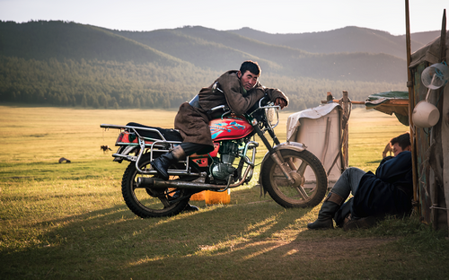 Giovani-Nomadi-Mongolia.png