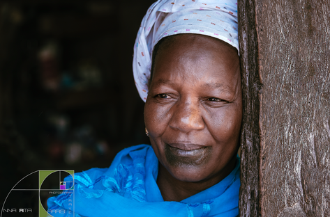 Donna Senegal Africa.png