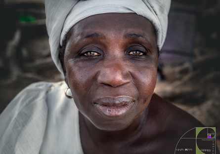 Donna Senegal Africal.png